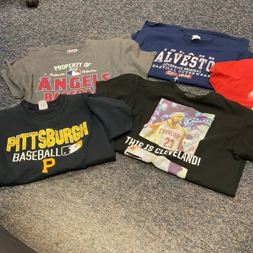 *Lot of 5* tees sz. M